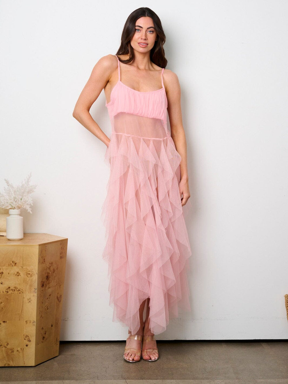 WOMEN'S SLEEVELESS RUFFLE MESH DETAILED MAXI DRESS