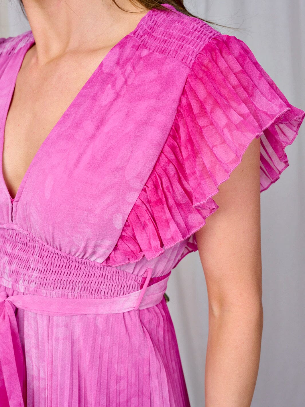 WOMEN'S SHORT SLEEVE V-NECK SMOCK PLEATED TIE DYE MAXI DRESS