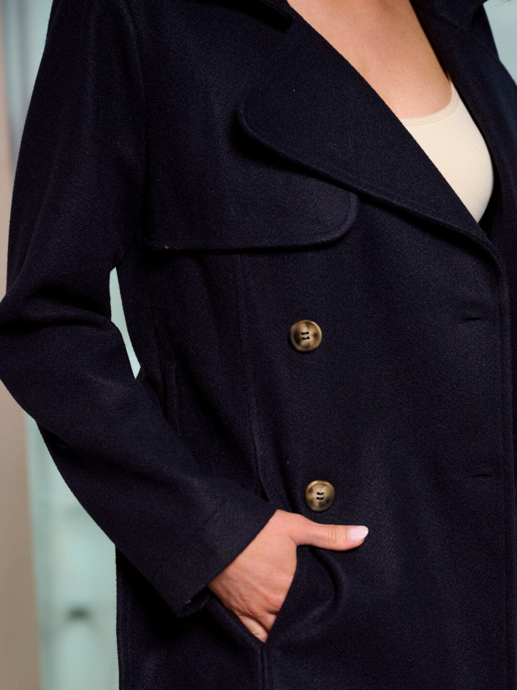 WOMEN'S LONG SLEEVE BUTTON CLOSURE FRONT POCKETS COAT