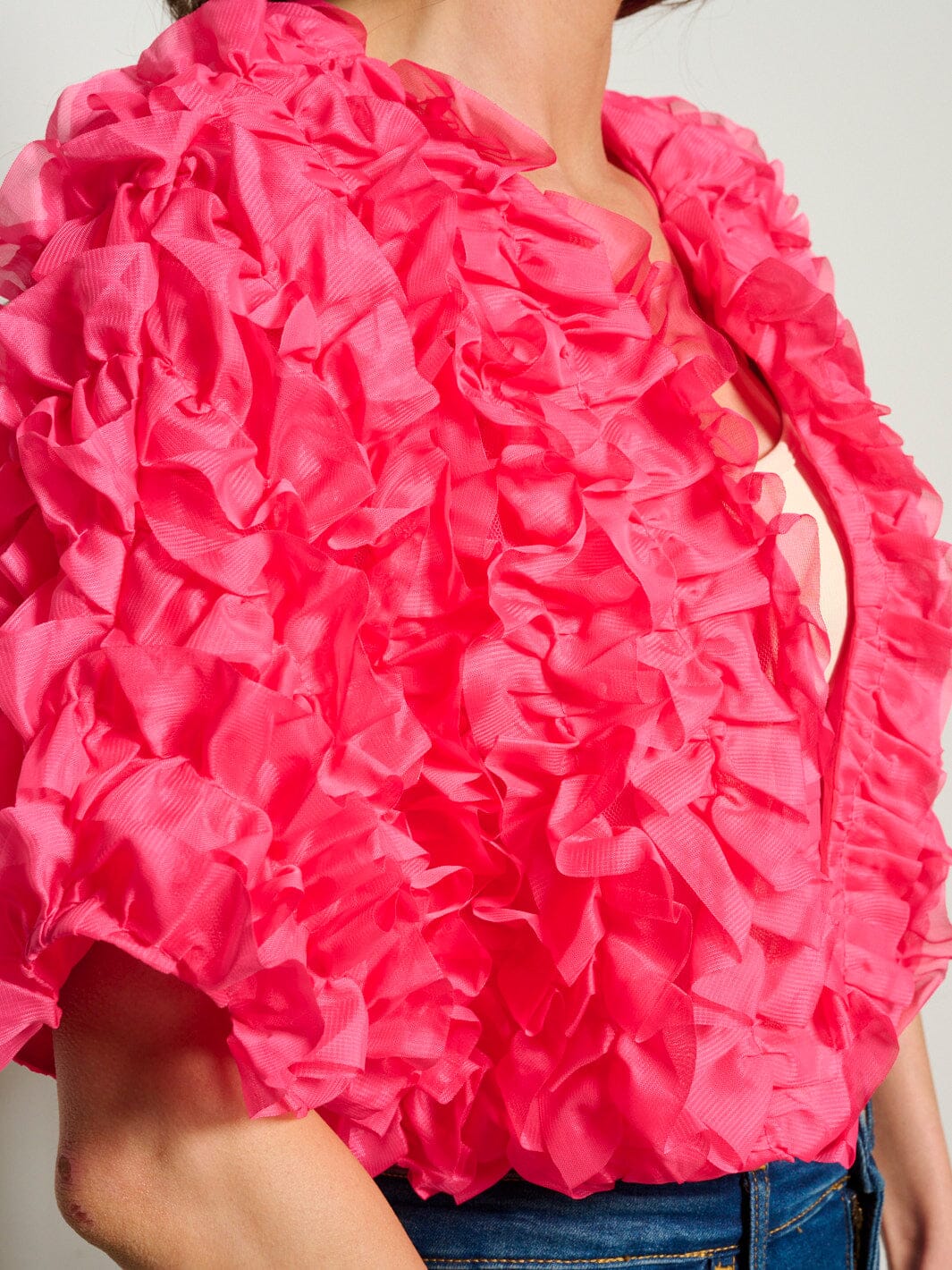 WOMEN'S BUTTON CLOSURE RUFFLE DETAILED CARDIGAN