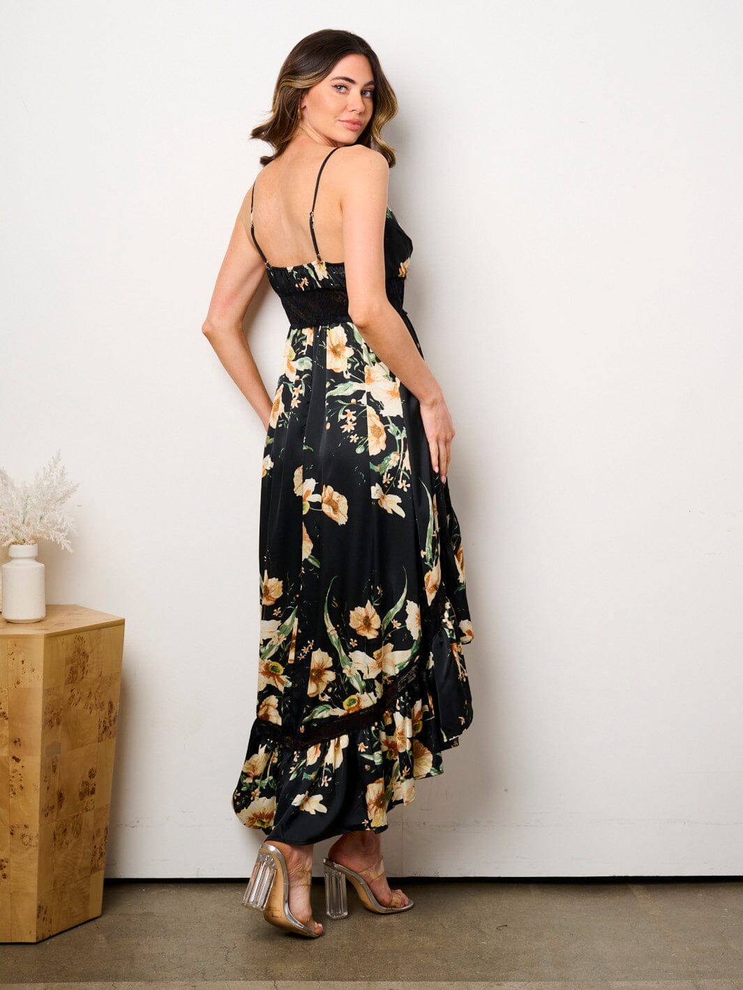 WOMEN'S SLEEVELESS SURPLICE HIGH-LOW FLORAL MAXI DRESS