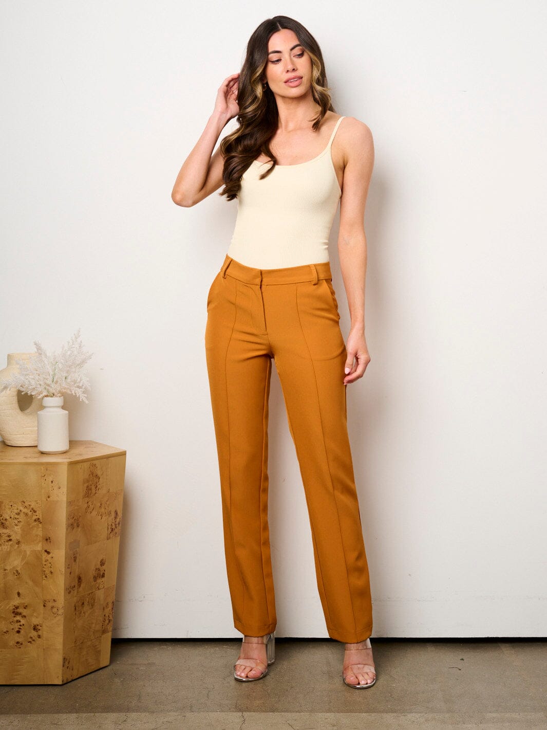 WOMEN'S BUTTON CLOSURE PLEATED WIDE LEG PANTS