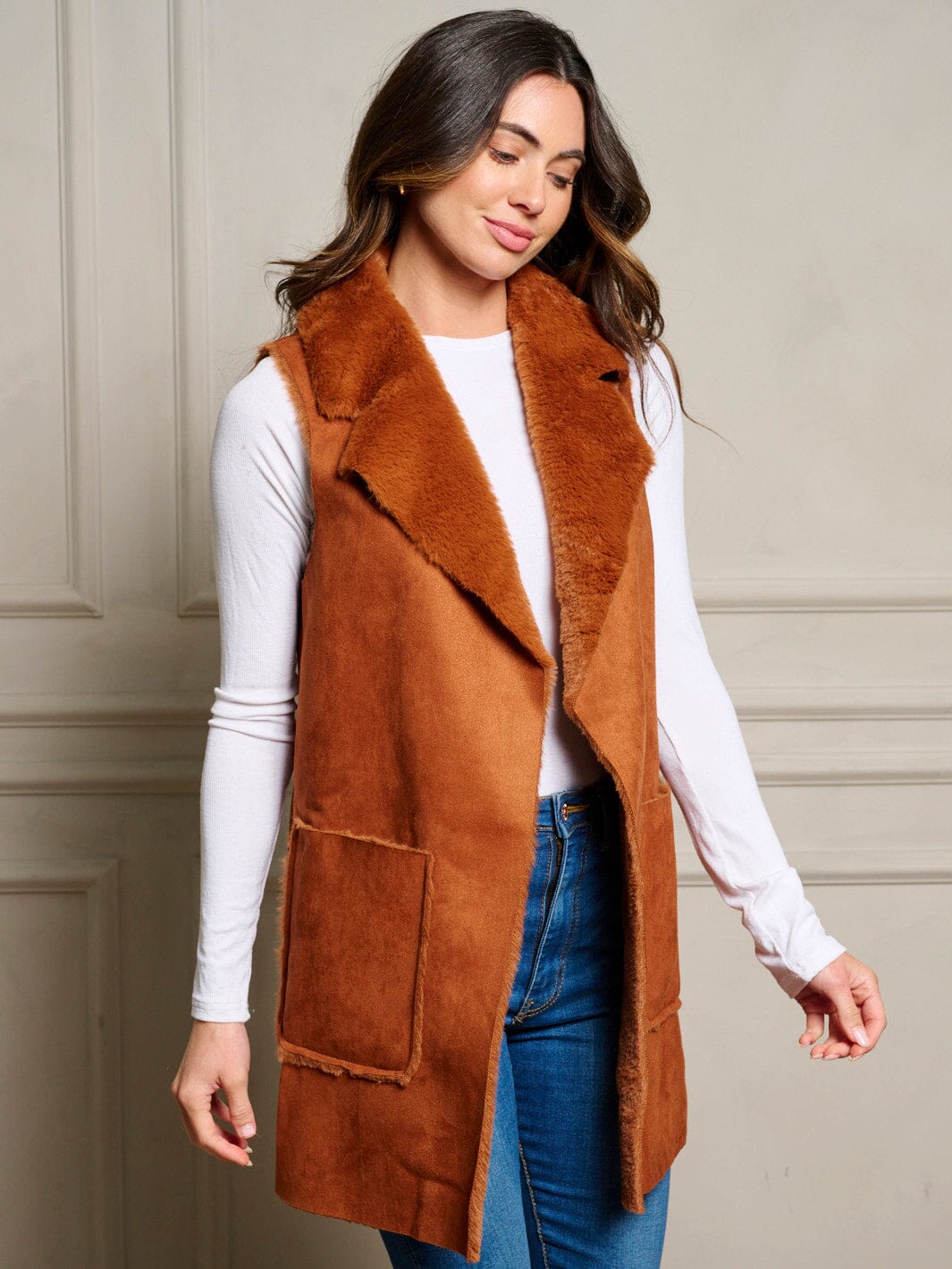 WOMEN'S SLEEVELESS OPEN FRONT POCKETS SHERPA VEST