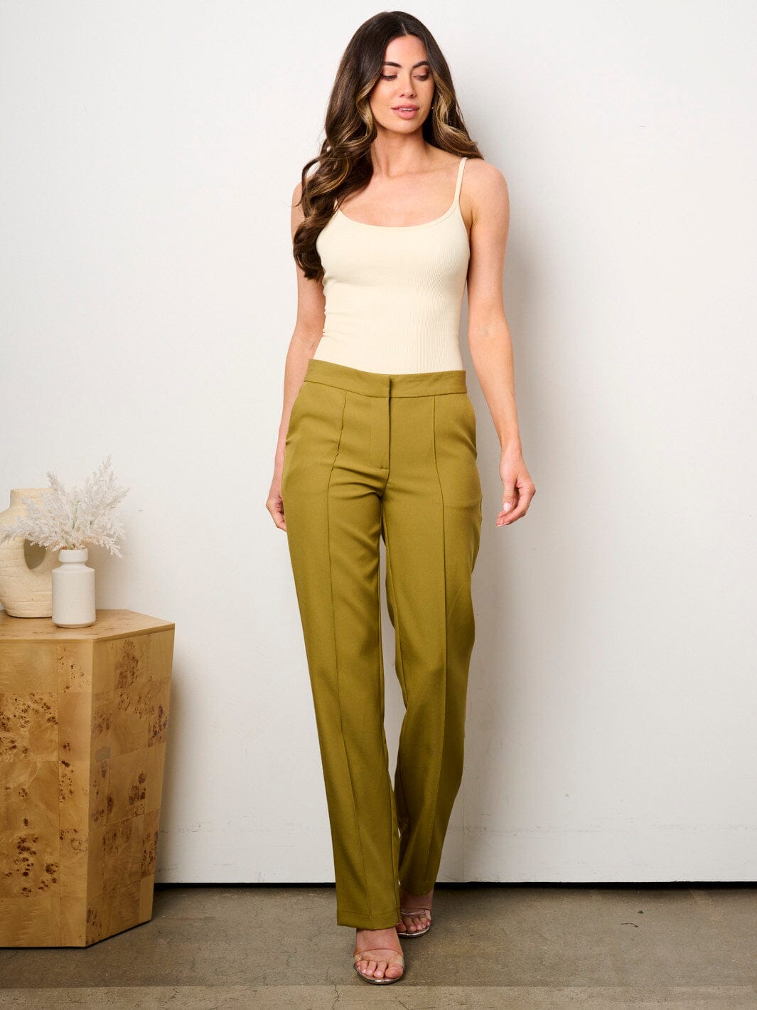 WOMEN'S BUTTON CLOSURE PLEATED WIDE LEG PANTS