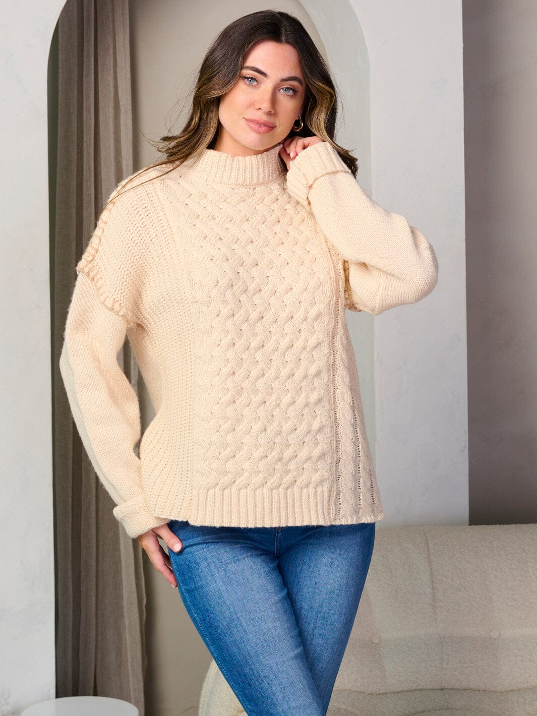 WOMEN'S LONG SLEEVE MOCK NECK TRIM DETAILED PULLOVER SWEATER