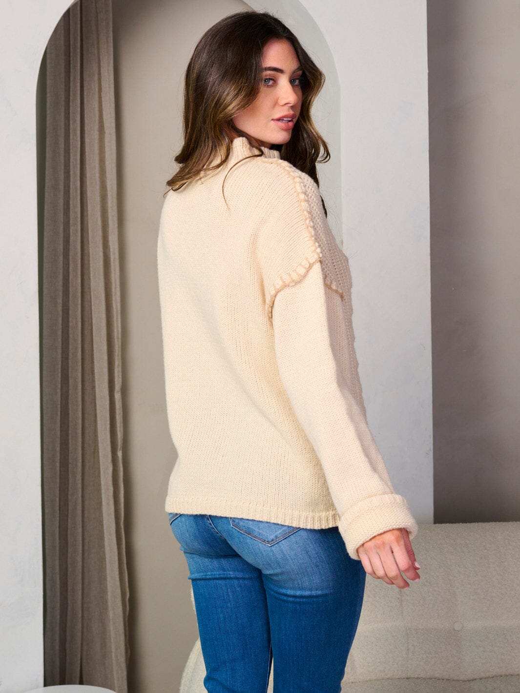 WOMEN'S LONG SLEEVE MOCK NECK TRIM DETAILED PULLOVER SWEATER