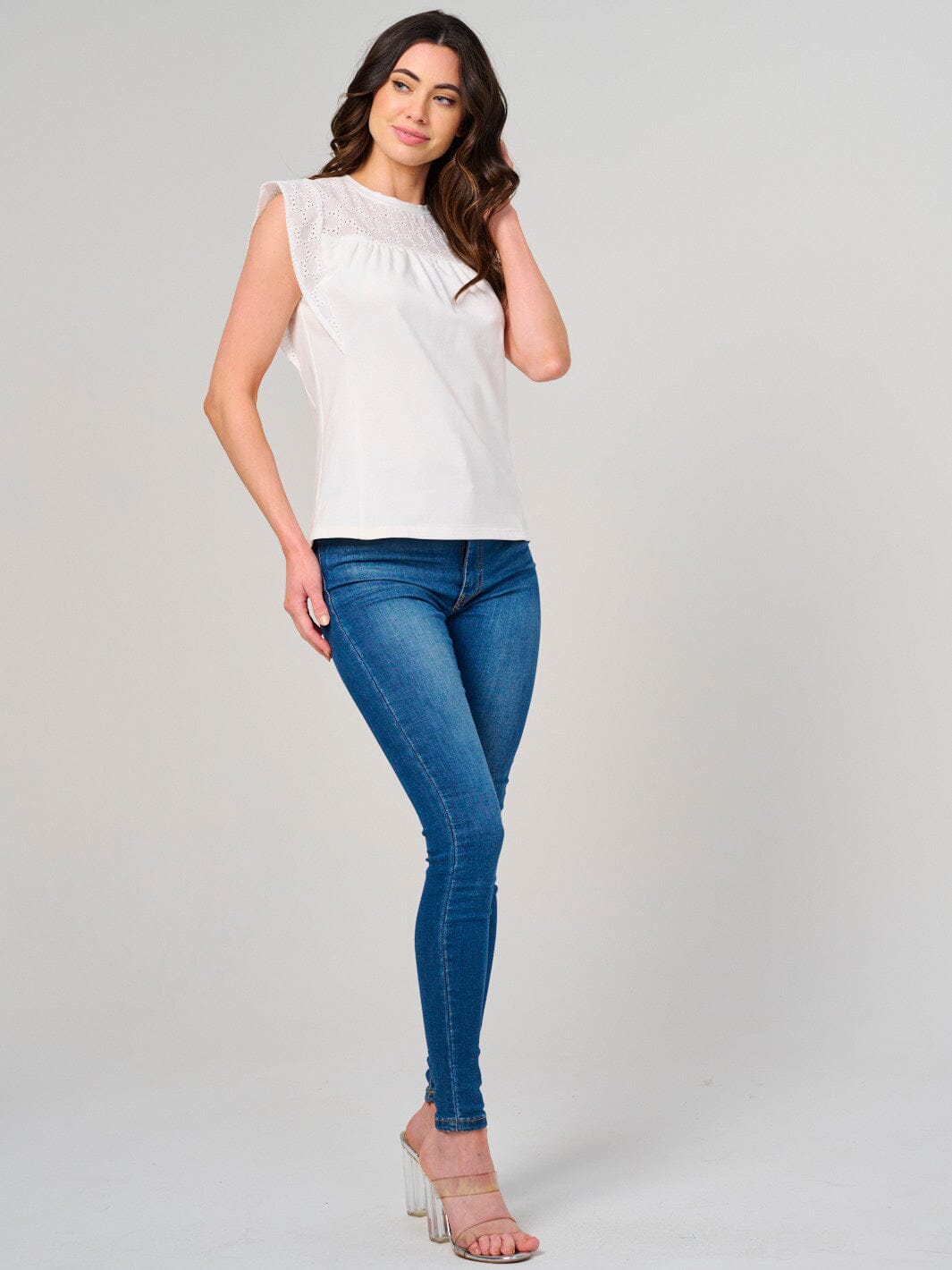 WOMEN'S SLEEVELESS EYELET TOP