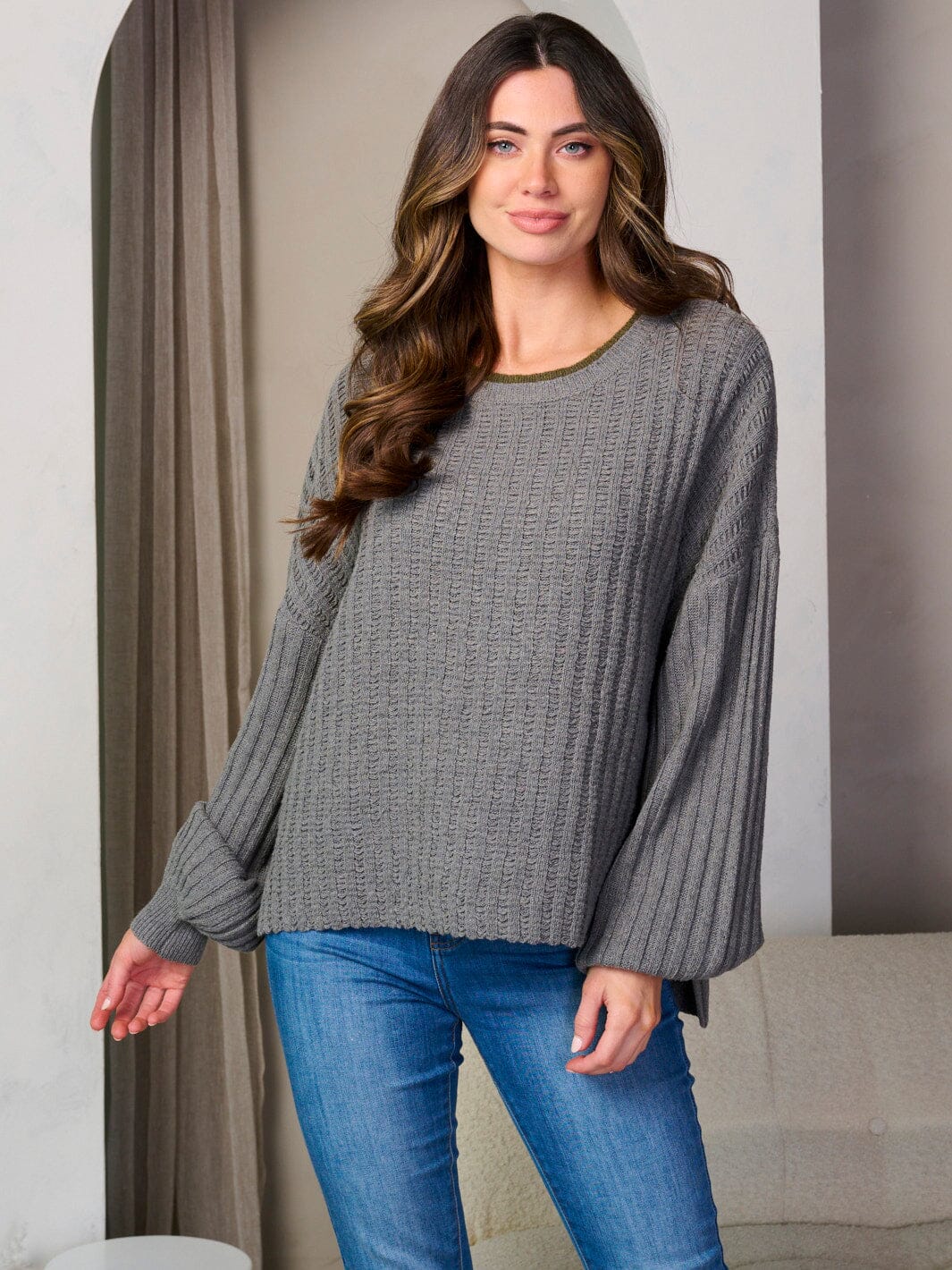 WOMEN'S LONG SLEEVE V-NECK PULLOVER KNIT SWEATER