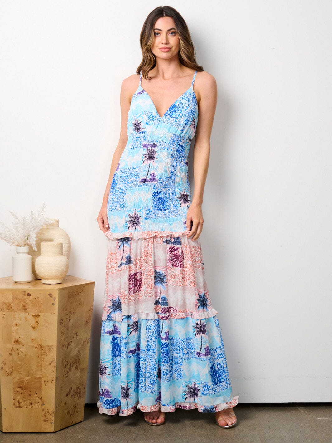 WOMEN'S SLEEVELESS V-NECK SMOCK FLORAL MAXI DRESS