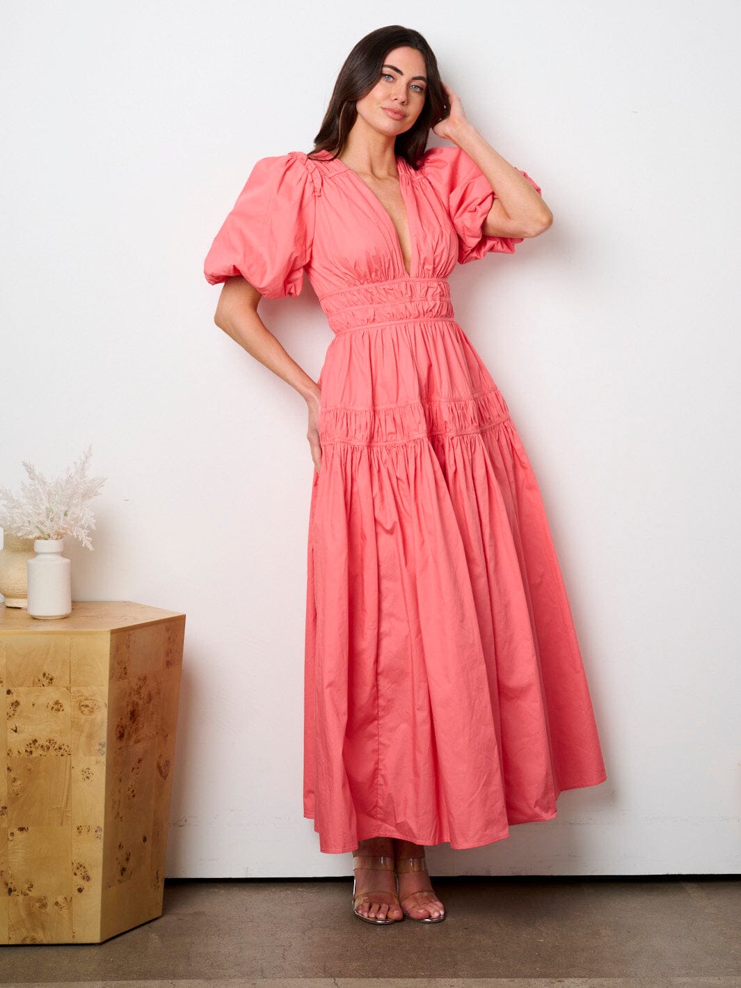 WOMEN'S SHORT PUFF SLEEVE V-NECK TIERED MAXI DRESS