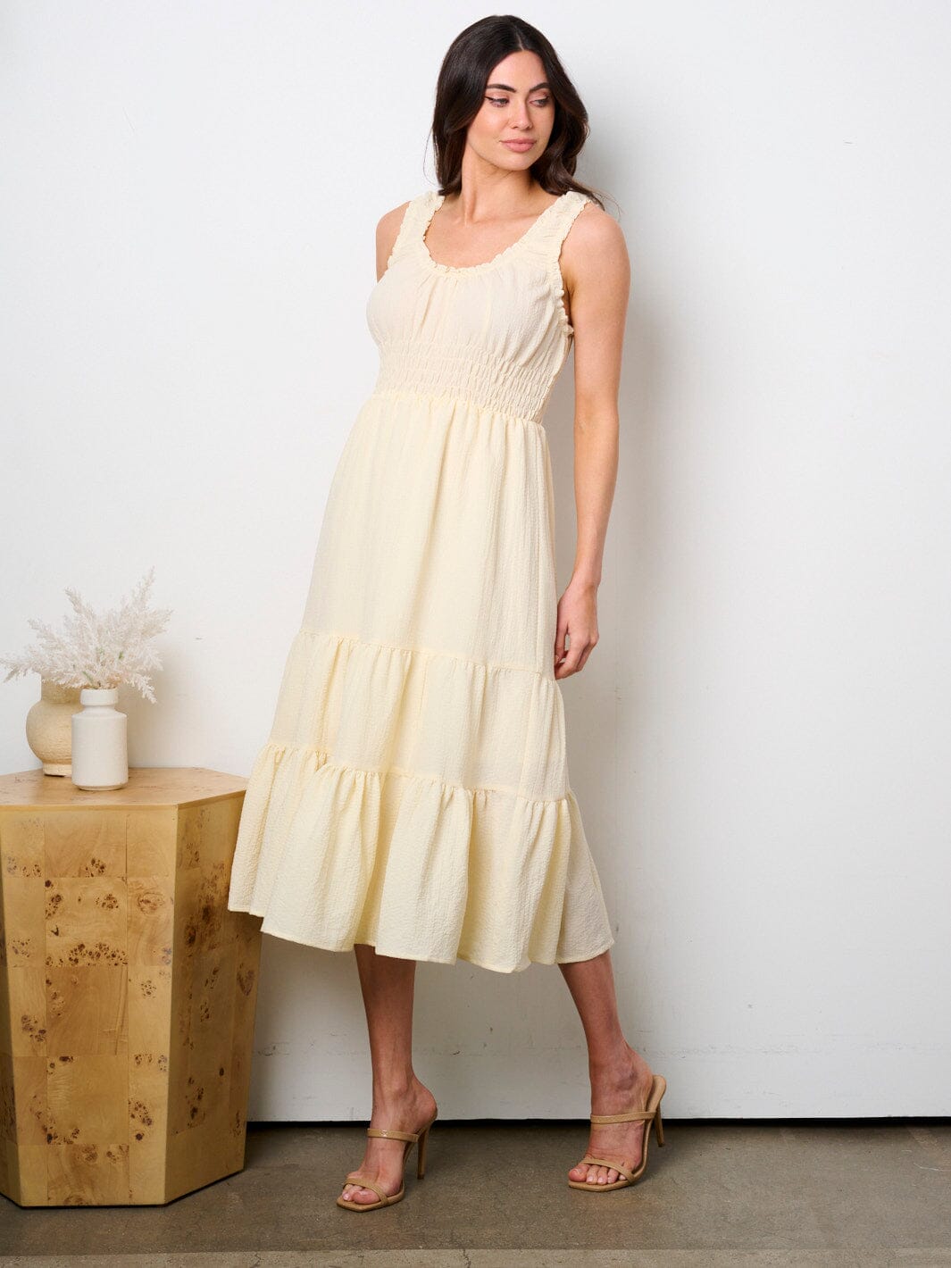 WOMEN'S SLEEVELESS SMOCK TIERED MIDI DRESS