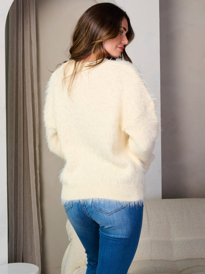WOMEN'S LONG SLEEVE FUZZY DETAILED PULLOVER SWEATER