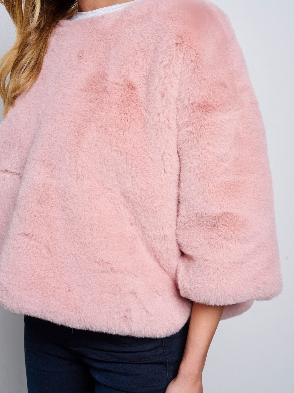 WOMEN'S 3/4 SLEEVES PULLOVER SOLID FUZZY SWEATER