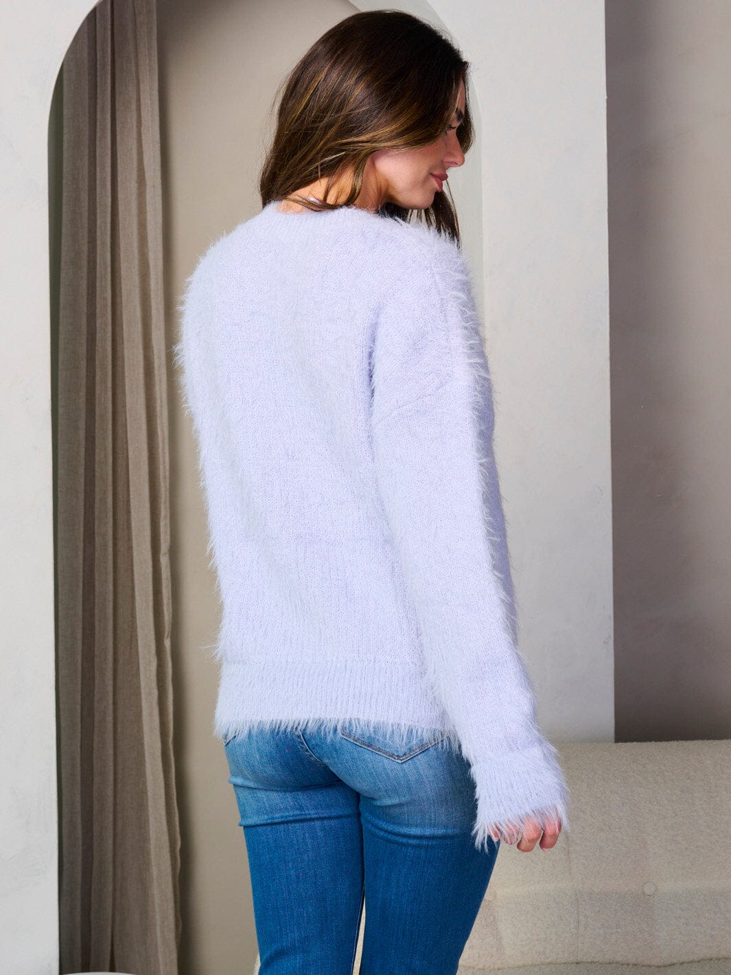 WOMEN'S LONG SLEEVE FUZZY DETAILED PULLOVER SWEATER
