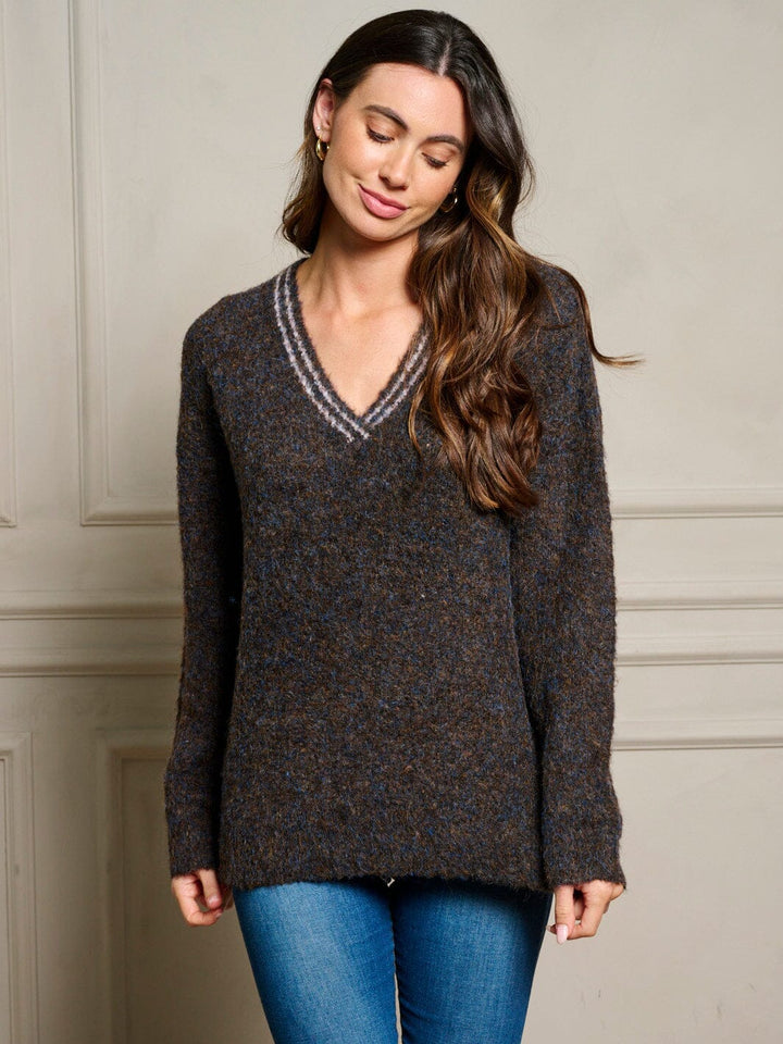 WOMEN'S LONG SLEEVE V-NECK PULLOVER SWEATER