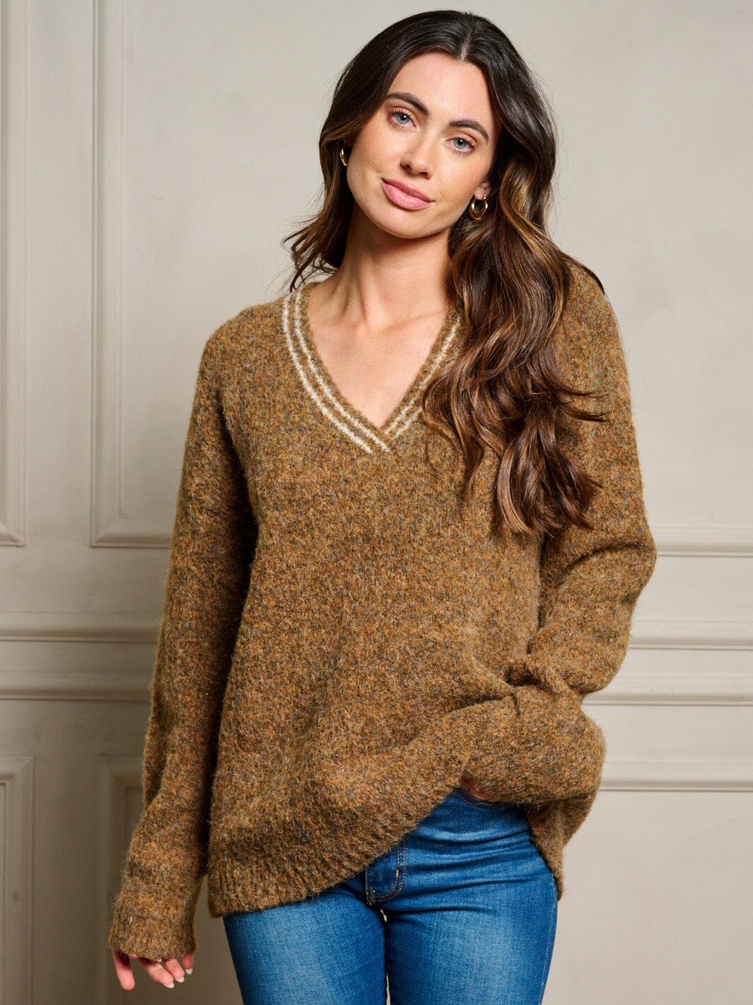 WOMEN'S LONG SLEEVE V-NECK PULLOVER SWEATER