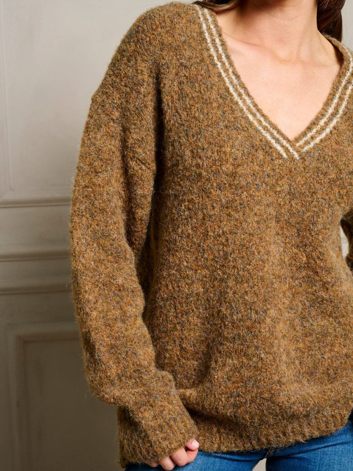 WOMEN'S LONG SLEEVE V-NECK PULLOVER SWEATER