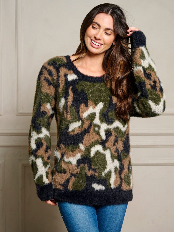 WOMEN'S LONG SLEEVE CAMO PRINT PULLOVER SWEATER