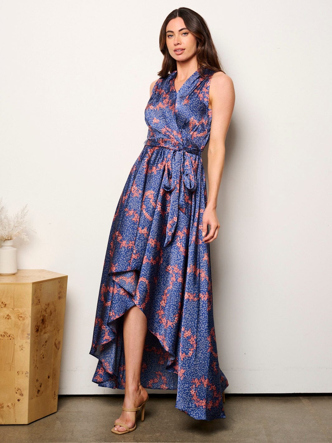 WOMEN'S SLEEVELESS SURPLICE FLORAL HIGH-LOW MAXI DRESS