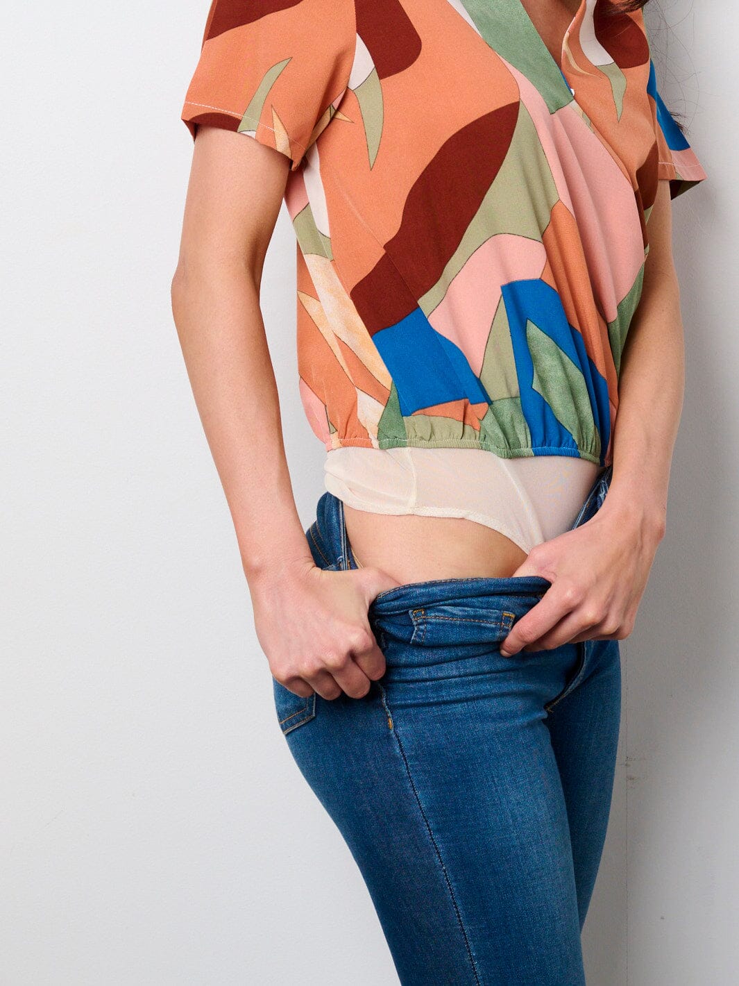 WOMEN'S SHORT SLEEVE SURPLICE MULTI COLORS BODYSUIT