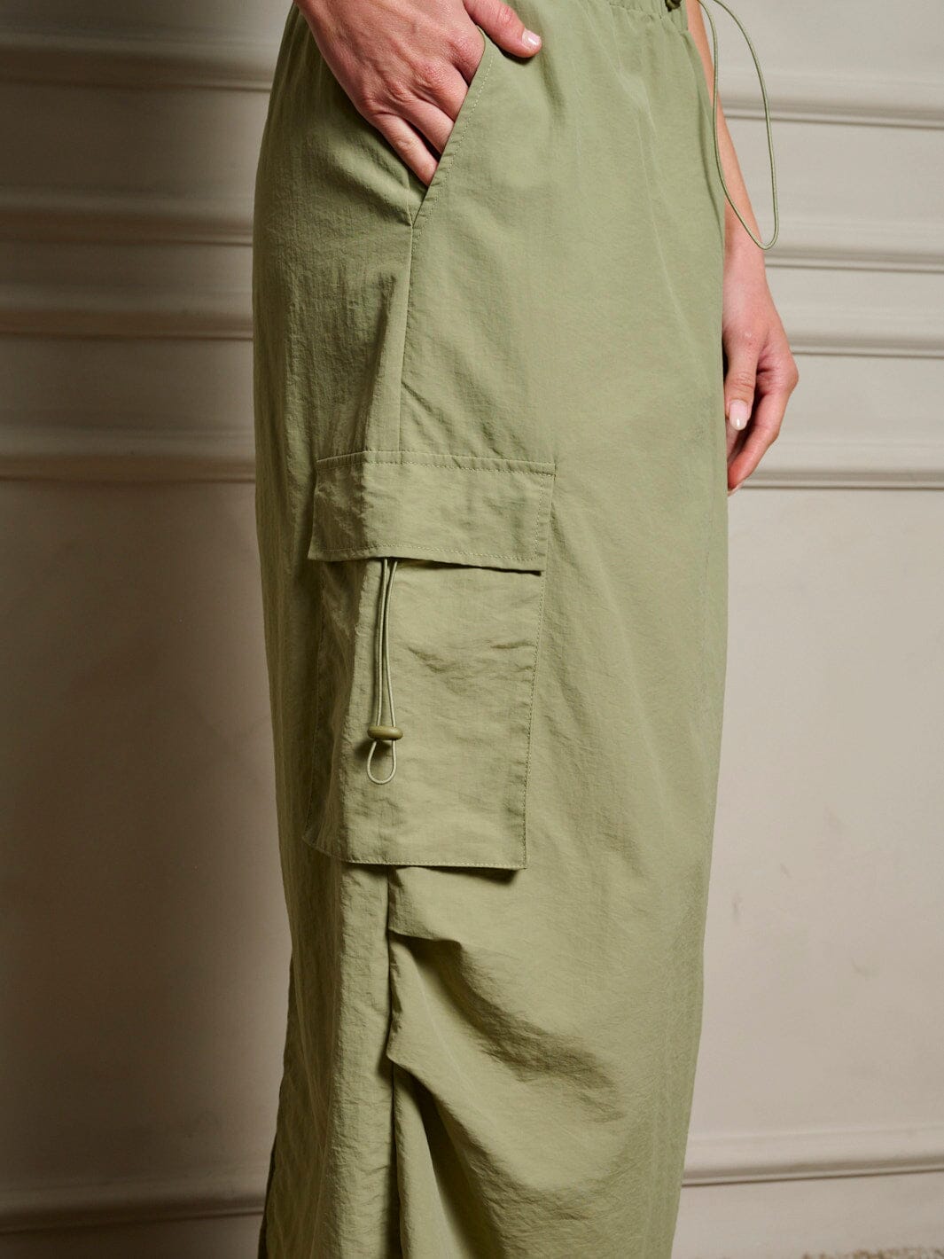 WOMEN'S ELASTIC WAIST CARGO POCKETS MAXI SKIRT
