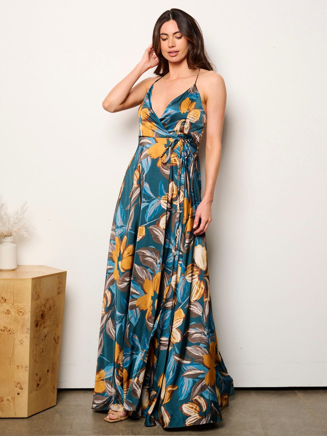 WOMEN'S SLEEVELESS V-NECK OPEN BACK FLORAL WRAP MAXI DRESS