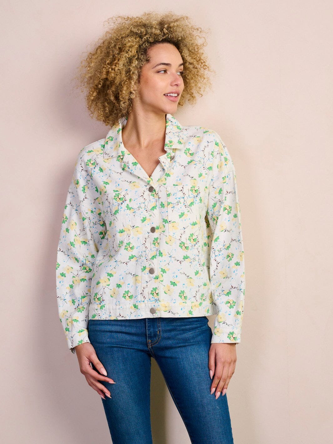 WOMEN'S LONG SLEEVE POCKETS BUTTON CLOSURE FLORAL JACKET