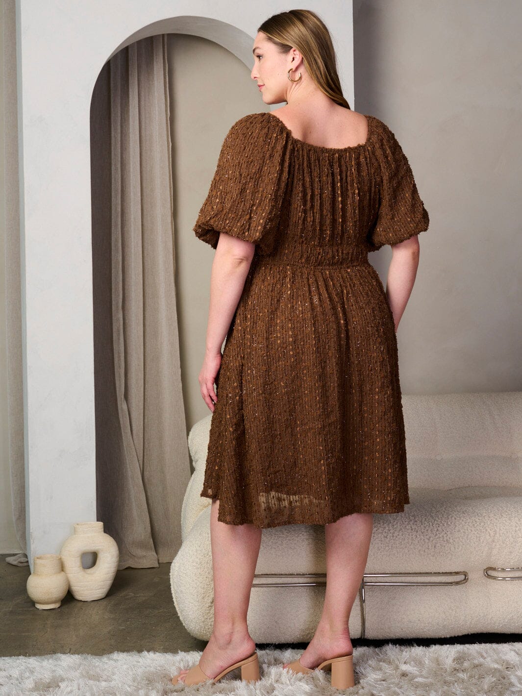 PLUS SIZE SHORT PUFF SLEEVE POCKETS FIT & FLATE SHIMMER DETAILED MIDI DRESS