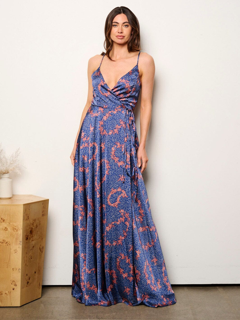 WOMEN'S SLEEVELESS V-NECK OPEN BACK FLORAL WRAP MAXI DRESS