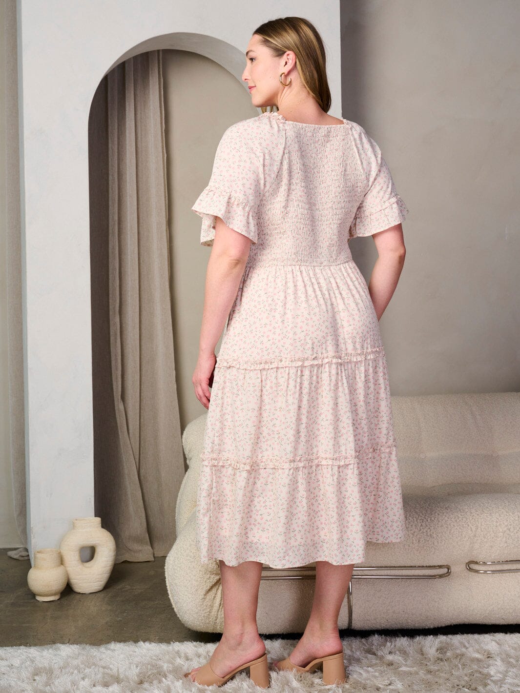 PLUS SIZE SHORT SLEEVE SMOCK TIERED FLORAL MAXI DRESS