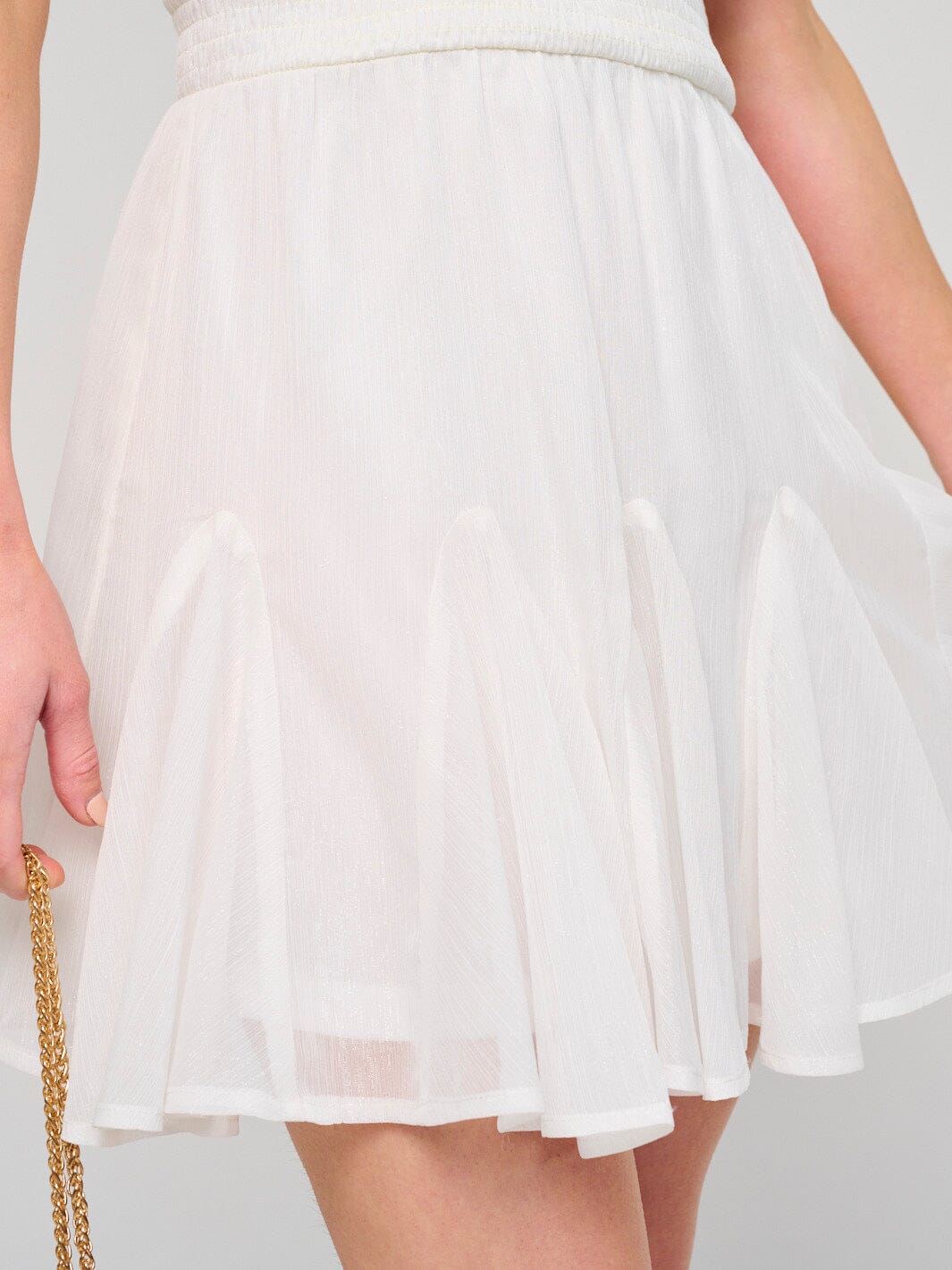 WOMEN'S SLEEVELESS V-NECK SHIMMER RUFFLE MINI DRESS