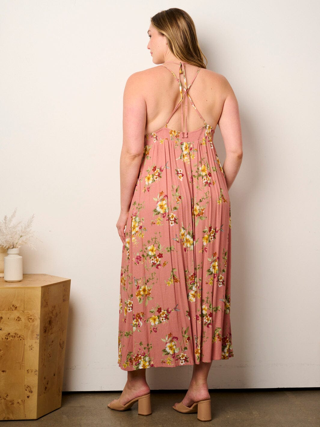 PLUS SIZE SLEEVELESS V-NECK OPEN BACK FLORAL MAXI DRESS