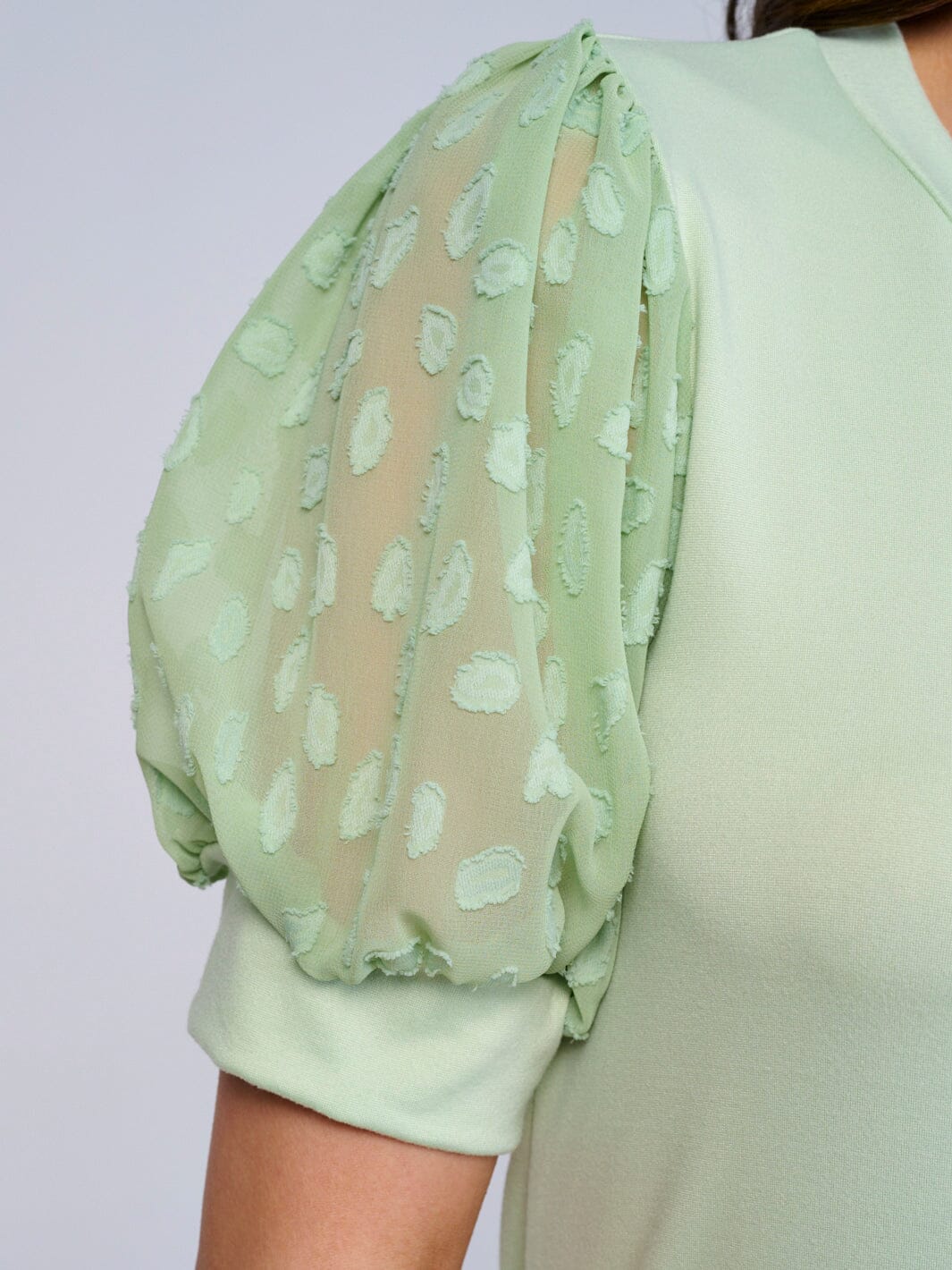 WOMEN'S SHORT MESH SLEEVES SOLID BLOUSE