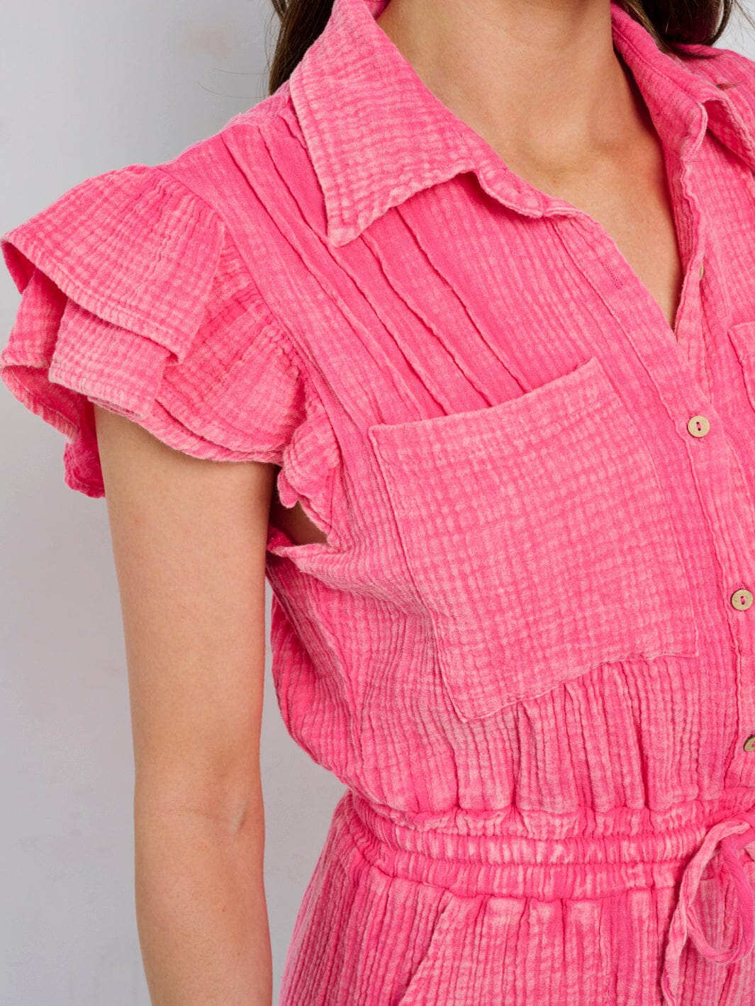 WOMEN'S SHORT RUFFLE SLEEVE BUTTON UP WASHED ROMPER
