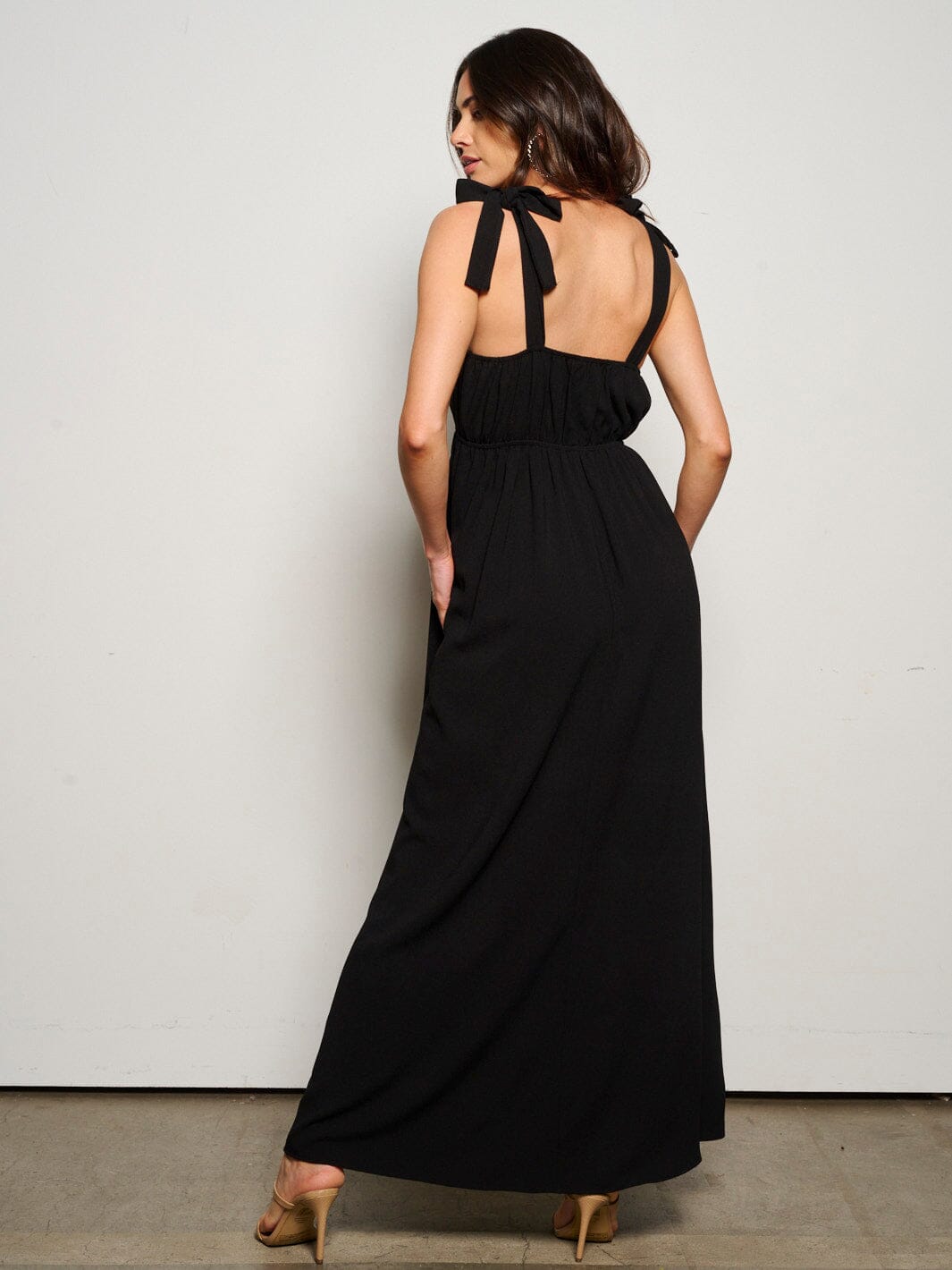 WOMEN'S SLEEVELESS ADJUSTABLE STRAPS POCKETS ELASTIC WASIT MAXI DRESS