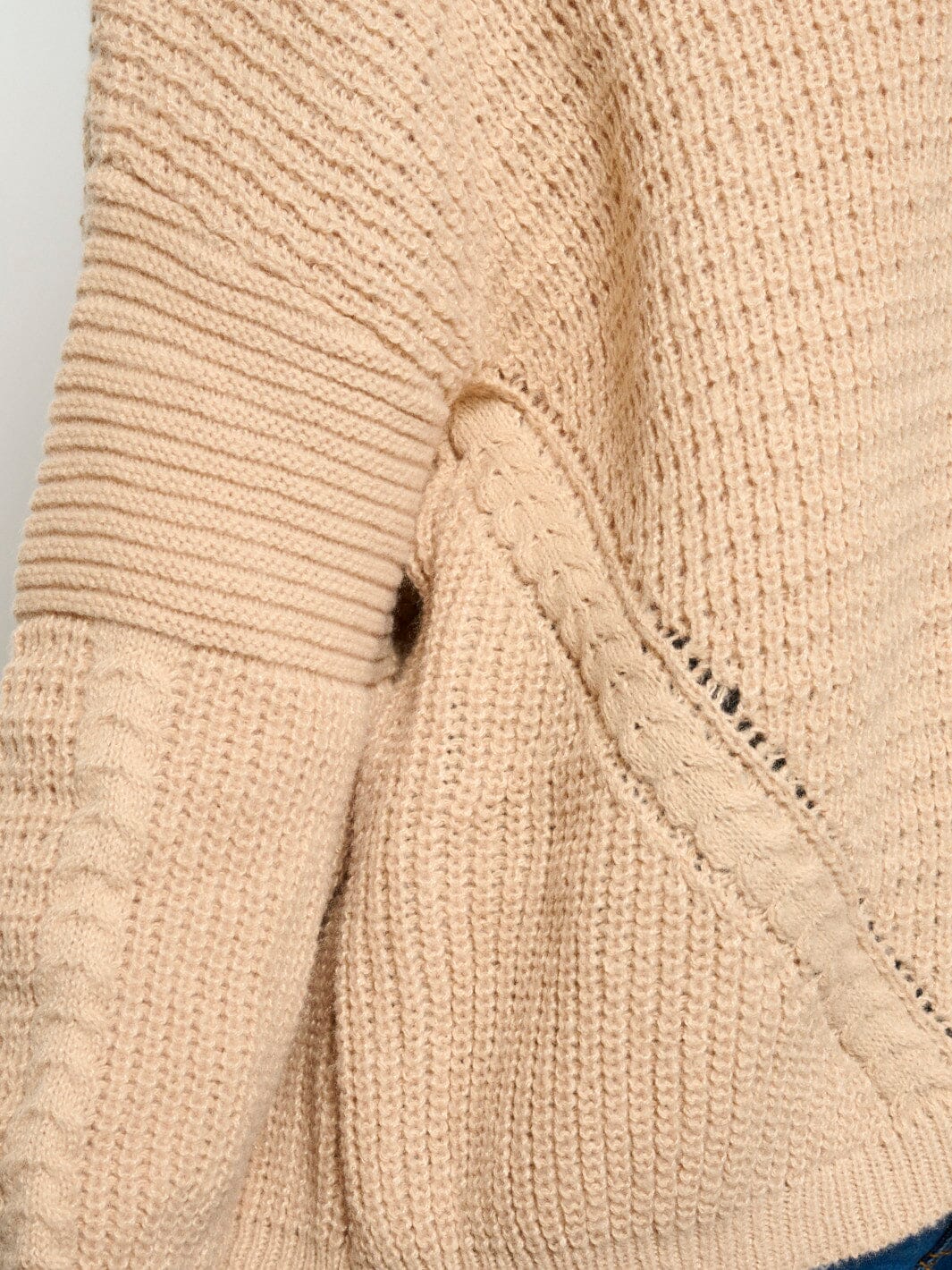 WOMEN'S LONG SLEEVE PULLOVER KNIT SWEATER
