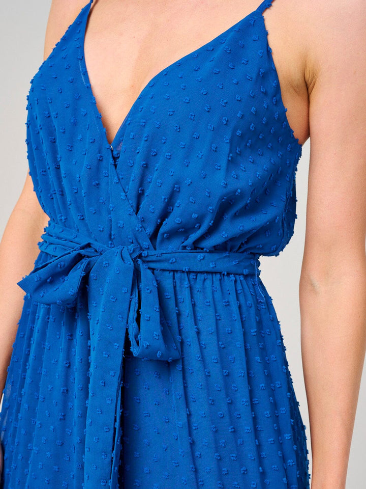 WOMEN'S SLEEVELESS SURPLICE SWISS DOT TIERED MAXI DRESS