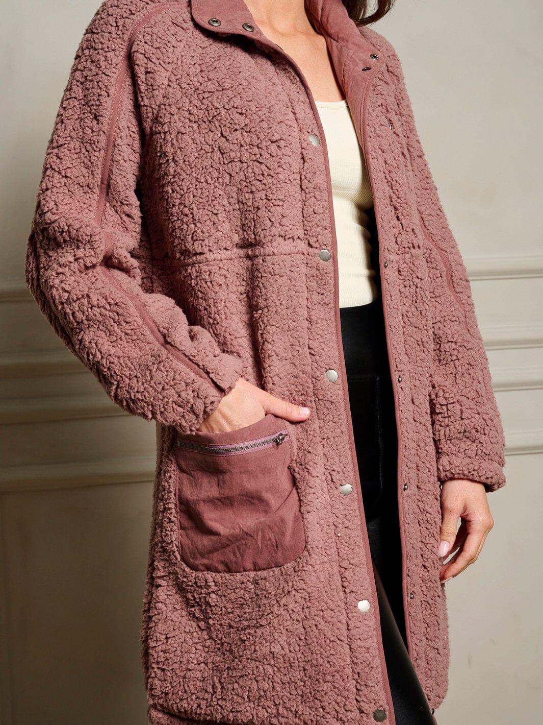 WOMEN'S LONG SLEEVE BUTTON CLOSURE SHERPA POCKETS JACKET