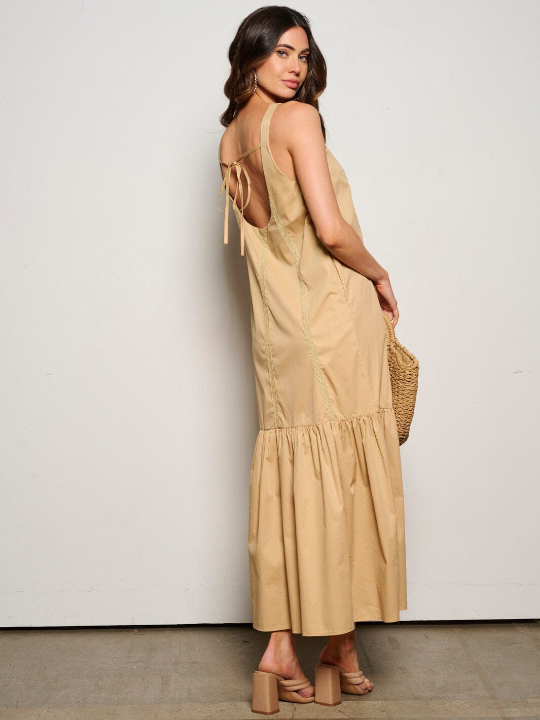 WOMEN'S SLEEVELESS POCKETS TIERED OPEN BACK MAXI DRESS