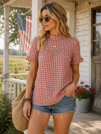 WOMEN'S SHORT RUFFLE SLEEVE PLAID TOP