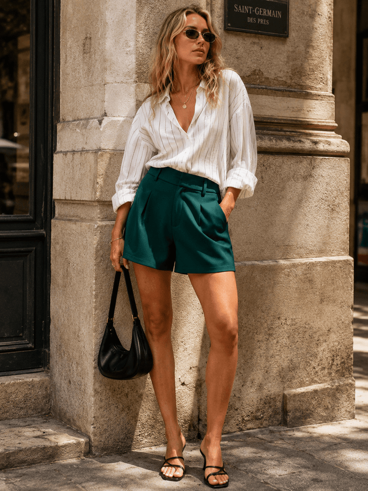 WOMEN'S BUTTON CLOSURE FRONT POCKETS MINI SHORTS