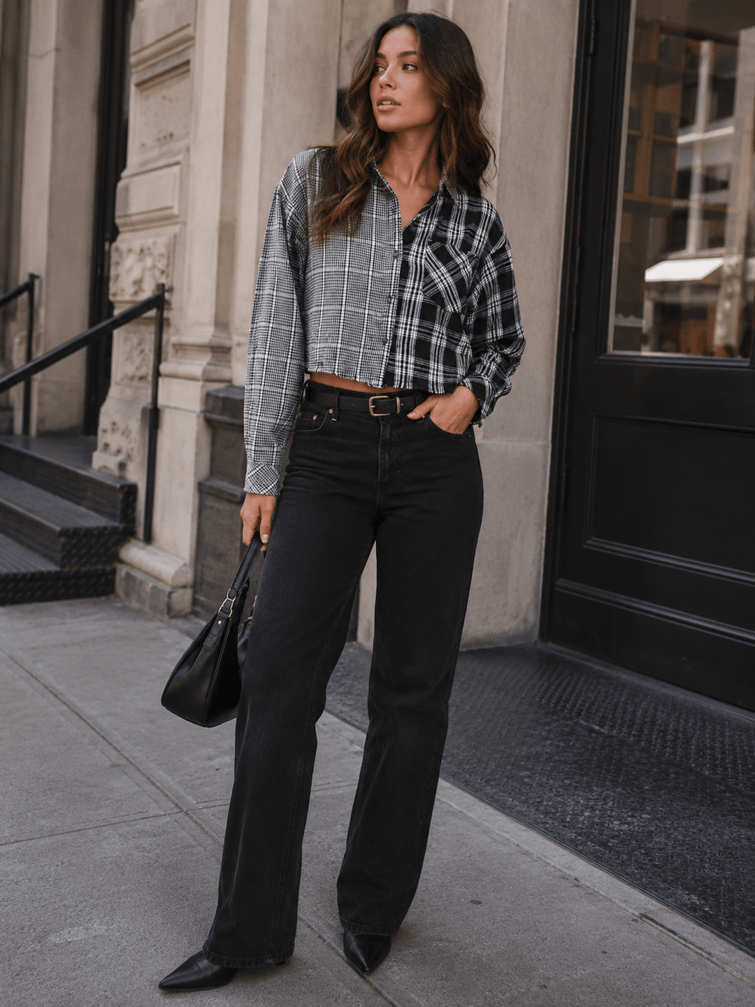 WOMEN'S LONG SLEEVE FRONT POCKET BUTTON UP PLAID SHIRT