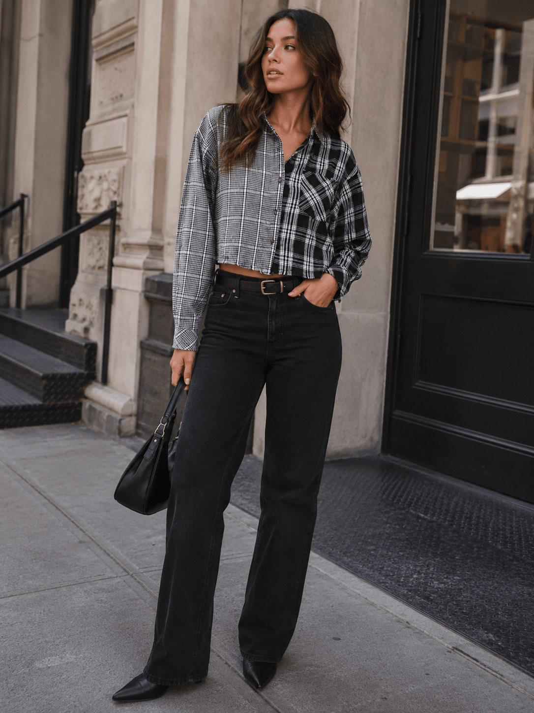 WOMEN'S LONG SLEEVE FRONT POCKET BUTTON UP PLAID SHIRT