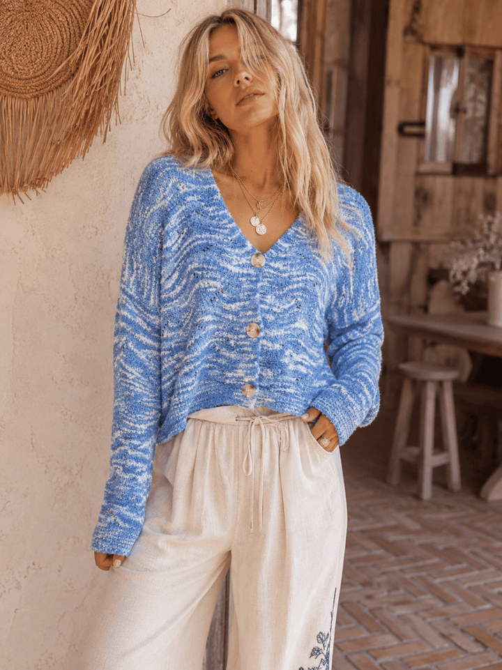 WOMEN'S LONG SLEEVE BUTTON CLOSURE KNIT SWEATER