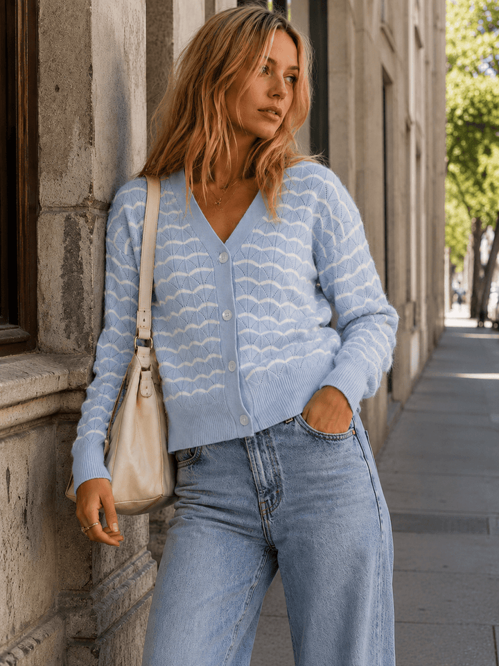 WOMEN'S LONG SLEEVE BUTTON CLOSURE COLORBLOCK KNIT SWEATER