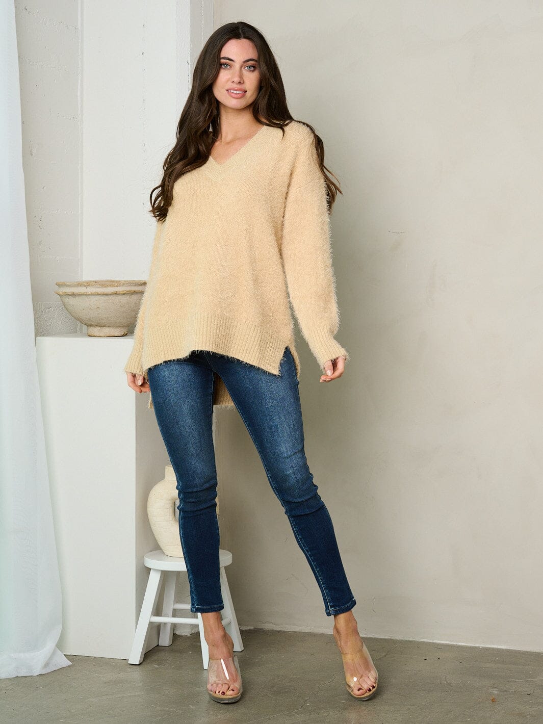 WOMEN'S LONG SLEEVE V-NECK FUZZY SWEATER