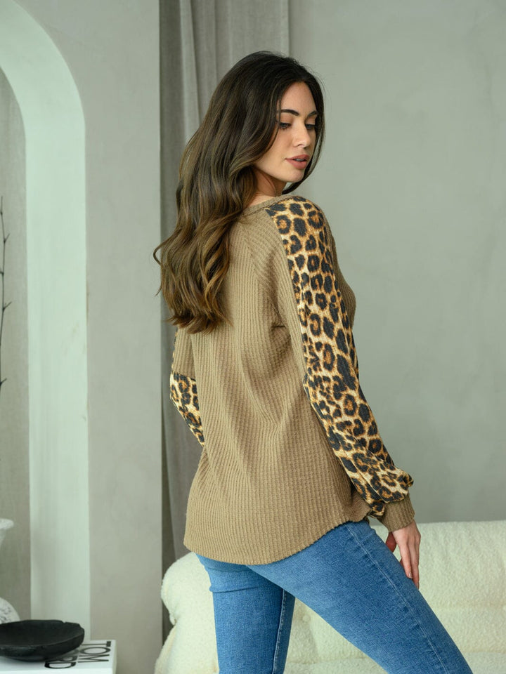 WOMEN'S LONG SLEEVE V-NECK ANIMAL PRINT TOP