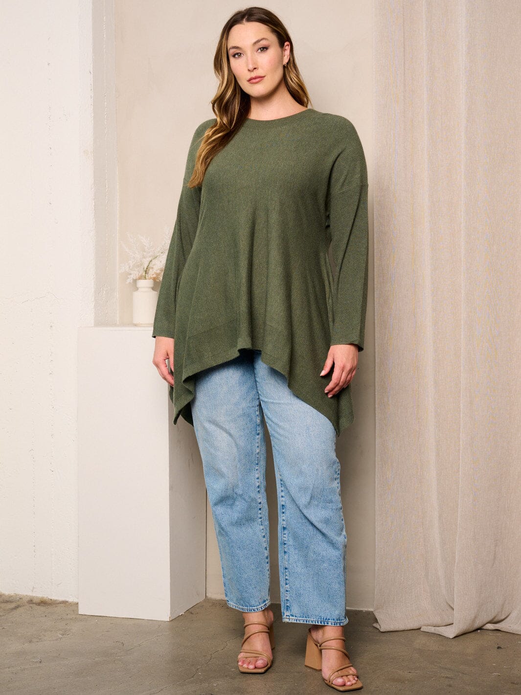 PLUS SIZE LONG SLEEVES HI-LOW TUNIC TOP