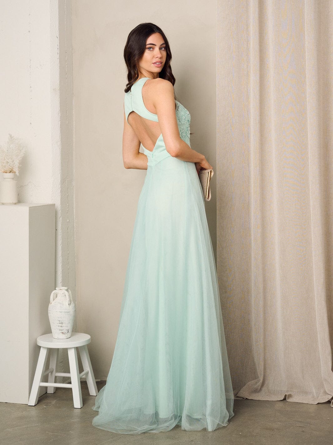 WOMEN'S SLEEVELESS OPEN BACK LACE & EMBROIDERY DETAILED MAXI GOWN DRESS