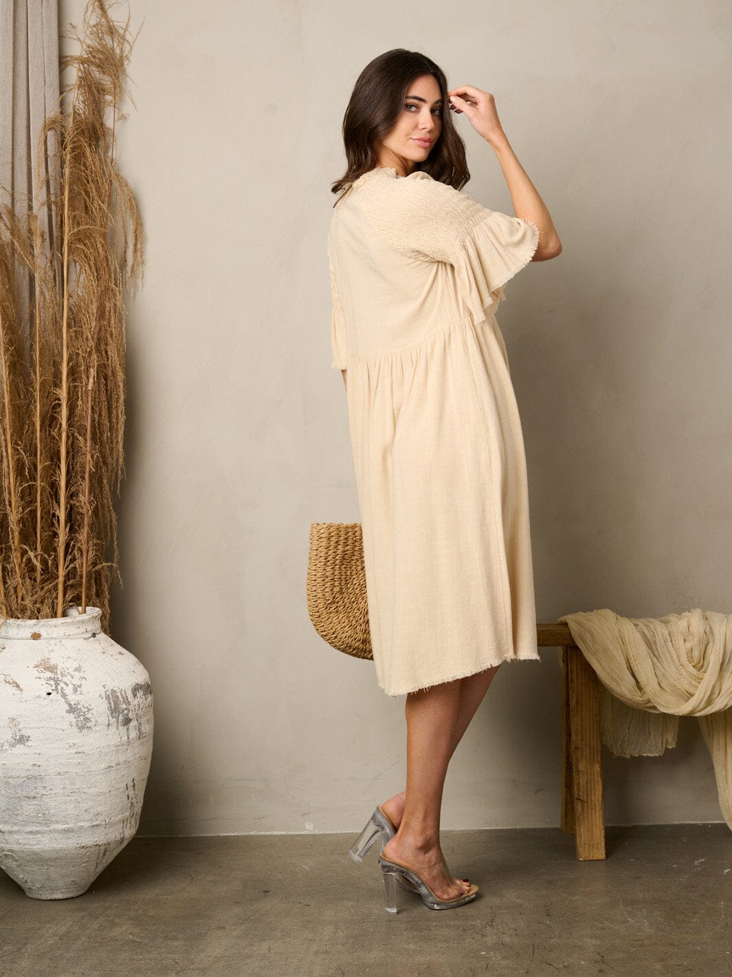 WOMEN'S SHORT RUFFLE SLEEVE V-NECK MIDI DRESS